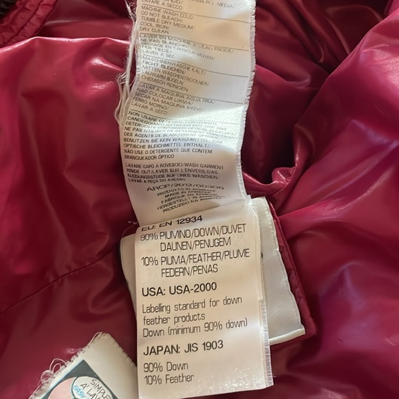 Moncler girls size 5 pink puffer coat excellent condition - Picture 9 of 9